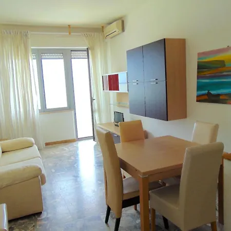 M08 Trilocale Fronte Mare Con Terrazzo * Marcelli